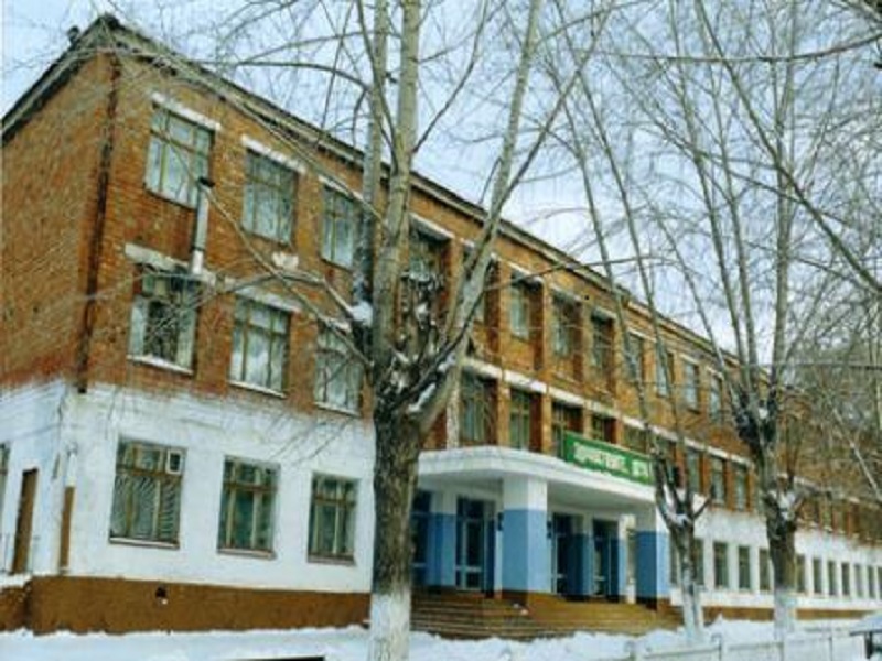 Школа №11 вид в зимнее время с улицы Клубной